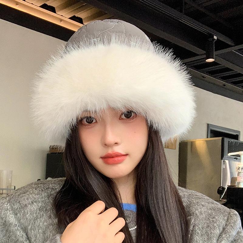 Winter plush, cold protection, warmth, ear protection, versatile, face-showing little bucket hat girl
Winter plush, cold protection, warmth, ear protection, versatile, face-showing little bucket hat girl