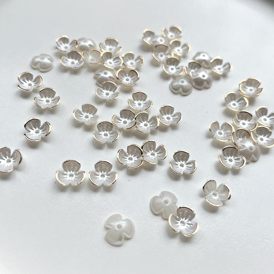 50 шт., 10 мм, бежевый позолоченный трехлепестковый цветок, бусина с прямым отверстием, браслет «сделай сам», украшения для волос, декоративные цветы слоновая кость
50 шт., 10 мм, бежевый позолоченный трехлепестковый цветок, бусина с прямым отверстием, браслет «сделай сам», украшения для волос, декоративные цветы слоновая кость