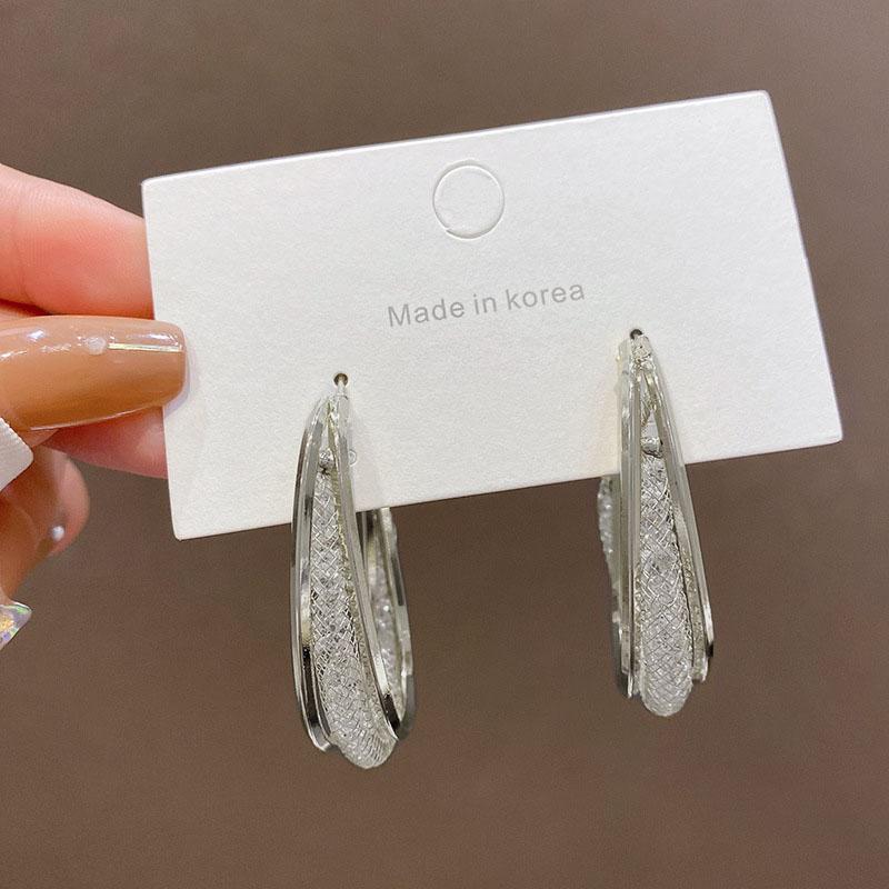 Hollow Net Crystal Hanging Earrings for Women Twist Metal Side Gold Color Copper Color Female Dangle Earrings New Year Zircon
Hollow Net Crystal Hanging Earrings for Women Twist Metal Side Gold Color Copper Color Female Dangle Earrings New Year Zircon