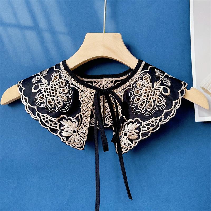 Черный контрастный вышитый цветочный галстук на завязках с полым дизайном - Универсальный для всех сезонов.
Черный контрастный вышитый цветочный галстук на завязках с полым дизайном - Универсальный для всех сезонов.