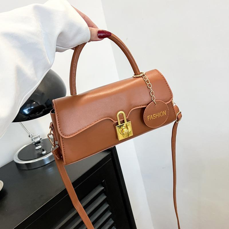 Летняя новая ретро наплечная сумка, повседневная модная сумка-мессенджер, повседневная ретро маленькая квадратная сумка под мышкой, женская коричневый
Летняя новая ретро наплечная сумка, повседневная модная сумка-мессенджер, повседневная ретро маленькая квадратная сумка под мышкой, женская коричневый