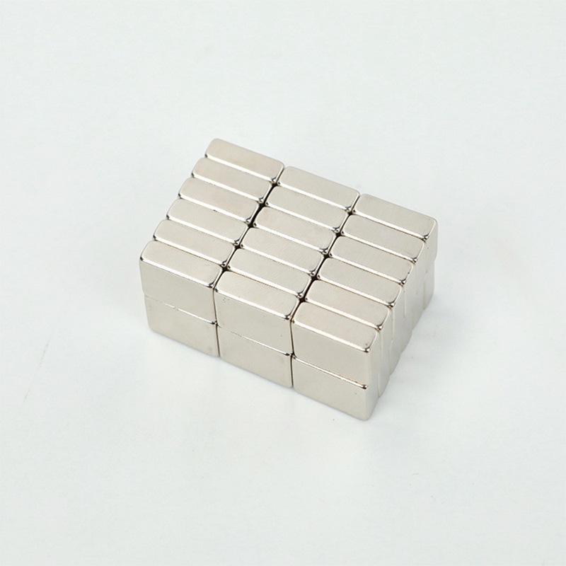 Прямокутний неодимовий залізо-боровий магніт Котяче око 10-60 мм 20x10x3mm
Прямокутний неодимовий залізо-боровий магніт Котяче око 10-60 мм 20x10x3mm