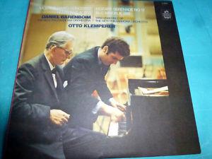 LP Record MOZART, DANIEL BARENBOIM, NEW PHILH - Piano Concerto No. 25 In C, K.503 / S36536 ANGEL 1968 US Classical Used
LP Record MOZART, DANIEL BARENBOIM, NEW PHILH - Piano Concerto No. 25 In C, K.503 / S36536 ANGEL 1968 US Classical Used