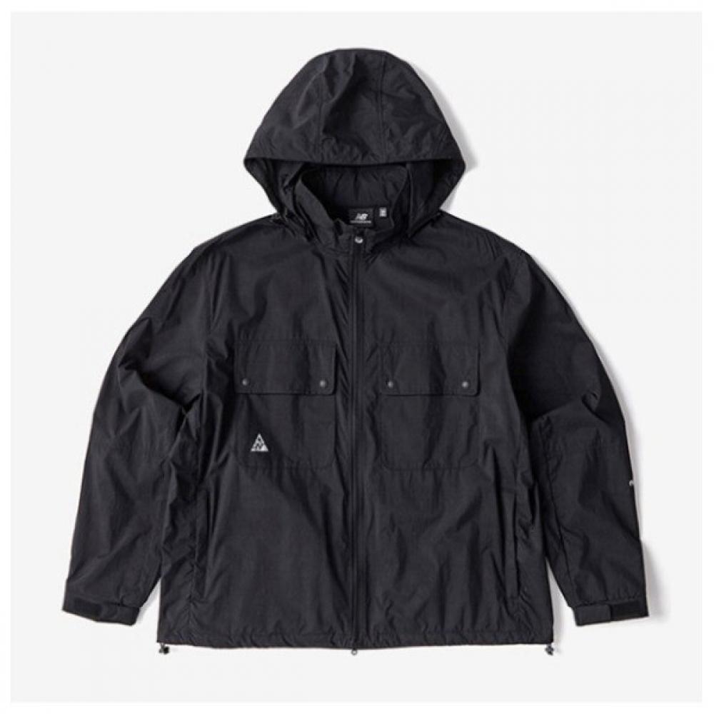 New Balance M Jacket Bqc nbnMc29023 19 Uni Lightweight caMper Jacket Bla Black series/95
New Balance M Jacket Bqc nbnMc29023 19 Uni Lightweight caMper Jacket Bla Black series/95