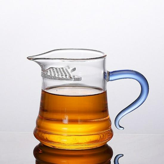 Moon-Shaped Glass Tea Divider with Colored Handle and Pointed Spout
Moon-Shaped Glass Tea Divider with Colored Handle and Pointed Spout