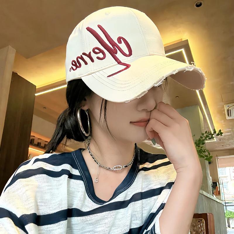 Baseball Cap For Men Women With Embroidered Letters Sun Protection Adjustable Cotton Casual For Spring Autumn Beige White
Baseball Cap For Men Women With Embroidered Letters Sun Protection Adjustable Cotton Casual For Spring Autumn Beige White