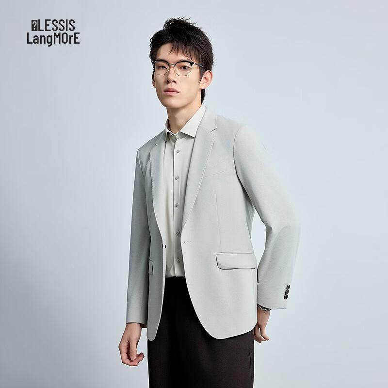 Men s Slim Fit Lightweight One-Button Suit Jacket 185/96A
Men s Slim Fit Lightweight One-Button Suit Jacket 185/96A