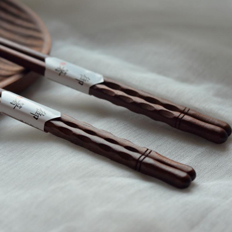 2 pairs Creative Chinese black walnut tortoise shell tangent wooden chopsticks household gift
2 pairs Creative Chinese black walnut tortoise shell tangent wooden chopsticks household gift
