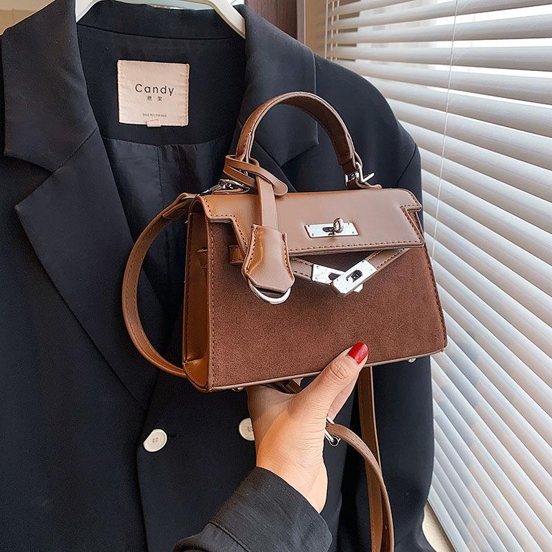 Kelly bag for women 2024 new trendy niche versatile small bag European and American fashion women s bag high-end portable crossbody bag
Kelly bag for women 2024 new trendy niche versatile small bag European and American fashion women s bag high-end portable crossbody bag