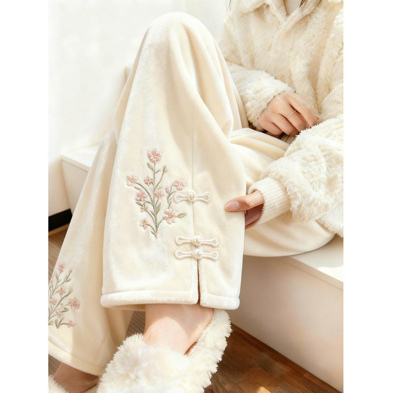 Golden Velvet Embroidered Wide-Leg Pants – Retro Chinese Style, Plus Velvet M (suggested 45-55 kg)
Golden Velvet Embroidered Wide-Leg Pants – Retro Chinese Style, Plus Velvet M (suggested 45-55 kg)