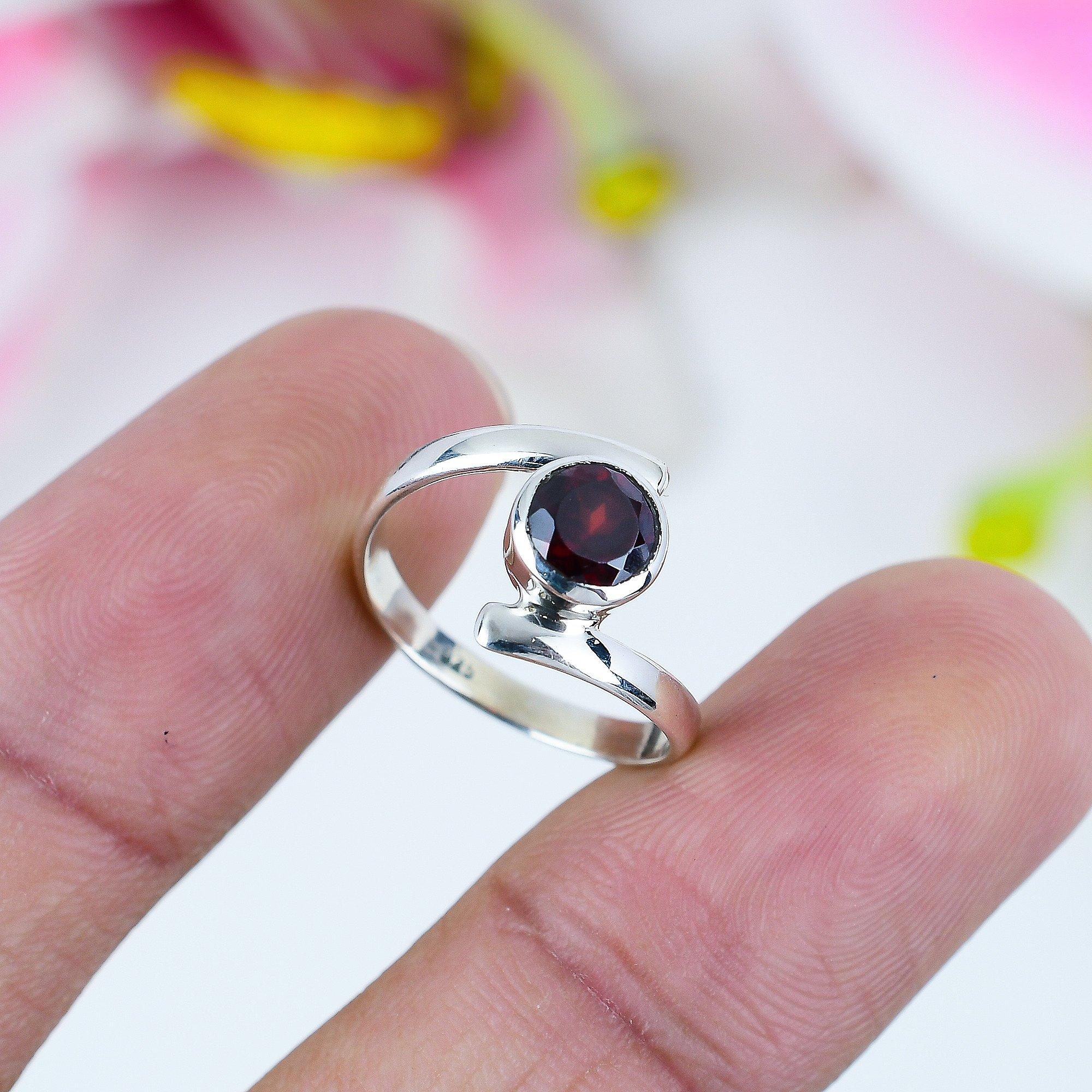 Natural Garnet Gemstone Handmade 925 Solid Sterling Silver Jewelry Ring S.8 H5G70
Natural Garnet Gemstone Handmade 925 Solid Sterling Silver Jewelry Ring S.8 H5G70