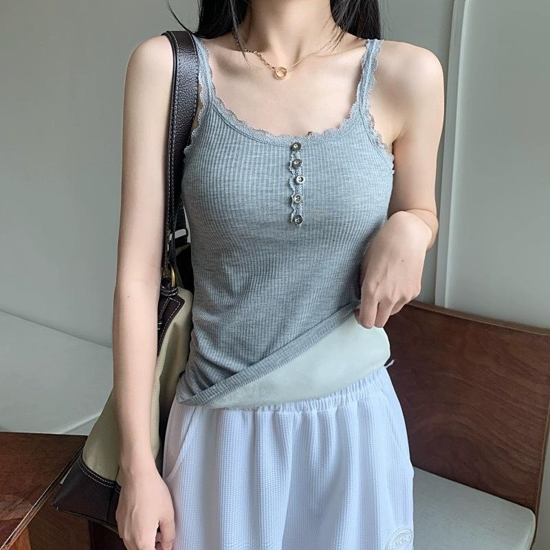 Теплый жилет-халтер для женщин на осень и зиму с кашемировым утолщенным кружевом, облегающая нижняя рубашка, корейская версия утягивающего топа, мода One size
Теплый жилет-халтер для женщин на осень и зиму с кашемировым утолщенным кружевом, облегающая нижняя рубашка, корейская версия утягивающего топа, мода One size