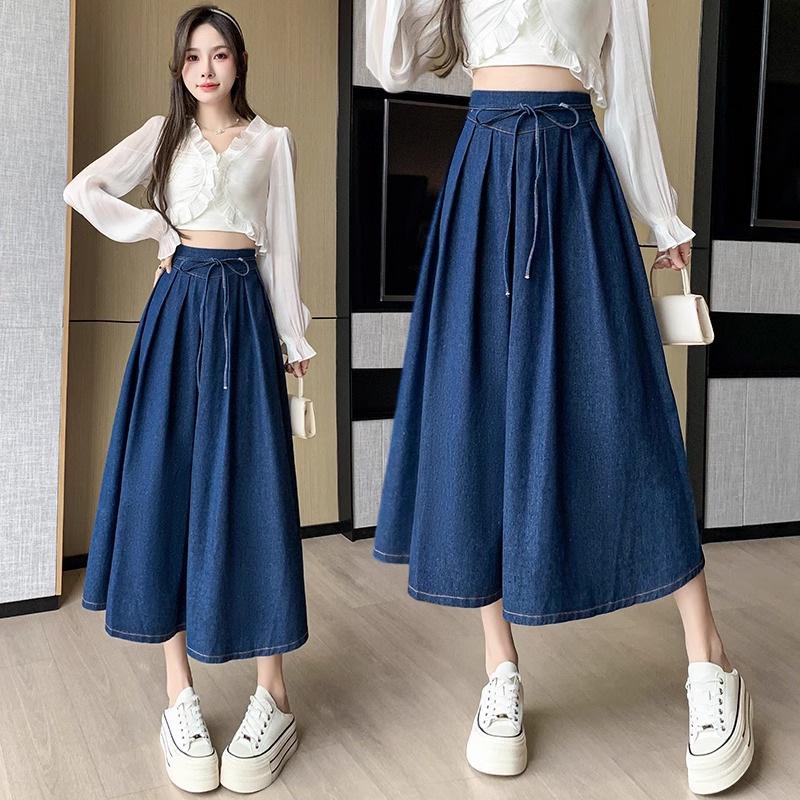 2025 Spring/Summer Korean A-Line Denim Midi Skirt with Pleated Hem and Elastic High Waist. S
2025 Spring/Summer Korean A-Line Denim Midi Skirt with Pleated Hem and Elastic High Waist. S