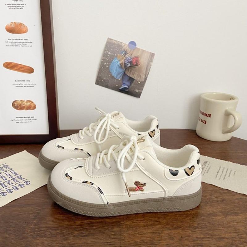 Новые туфли на толстой подошве женские осенние нишевого дизайна кожаные студенческие спортивные белые туфли 40
Новые туфли на толстой подошве женские осенние нишевого дизайна кожаные студенческие спортивные белые туфли 40