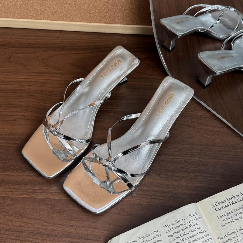 Niche thin strap square head open-toed high-heeled sandals girl 2025 spring and summer new one-word strap thin heel temperament light mouth slippers 40 леопардовий
Niche thin strap square head open-toed high-heeled sandals girl 2025 spring and summer new one-word strap thin heel temperament light mouth slippers 40 леопардовий