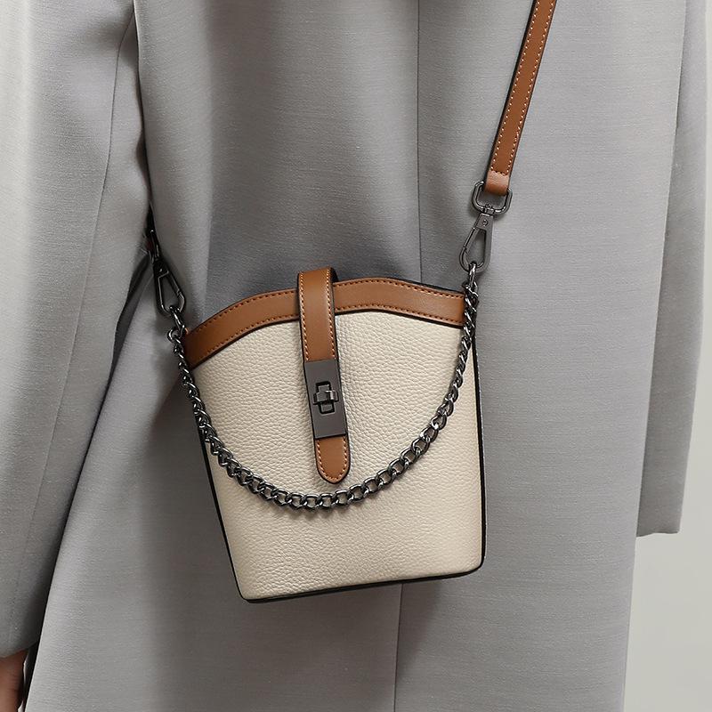 Bag women s 2025 summer new messenger bag bucket bag women s bag leather light luxury high-end shoulder bag
Bag women s 2025 summer new messenger bag bucket bag women s bag leather light luxury high-end shoulder bag