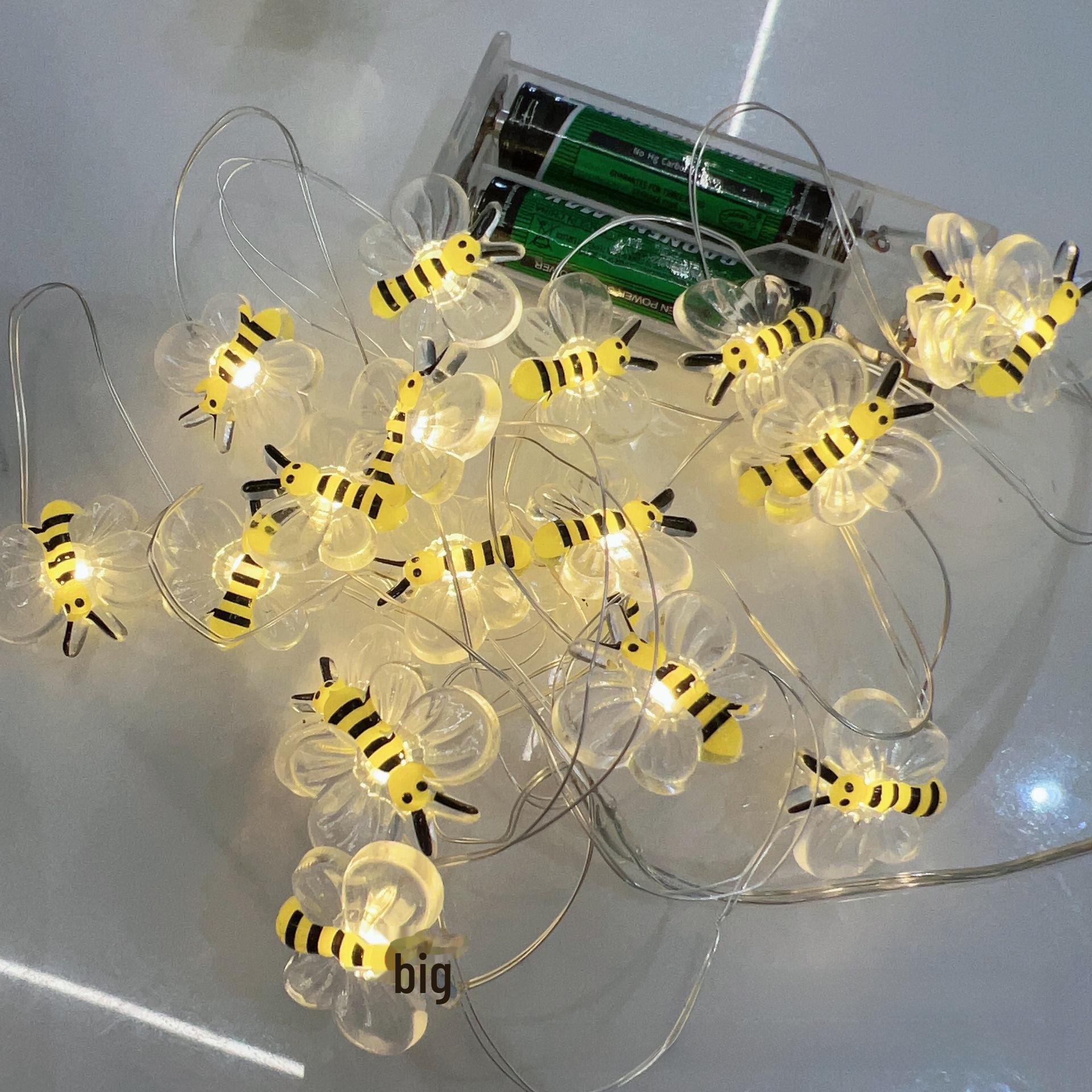 Лампа из медной проволоки в форме ромашки, пчелы, бабочки, подсолнуха - рождественские украшения Little Bee; 1 meter 10 lights
Лампа из медной проволоки в форме ромашки, пчелы, бабочки, подсолнуха - рождественские украшения Little Bee; 1 meter 10 lights