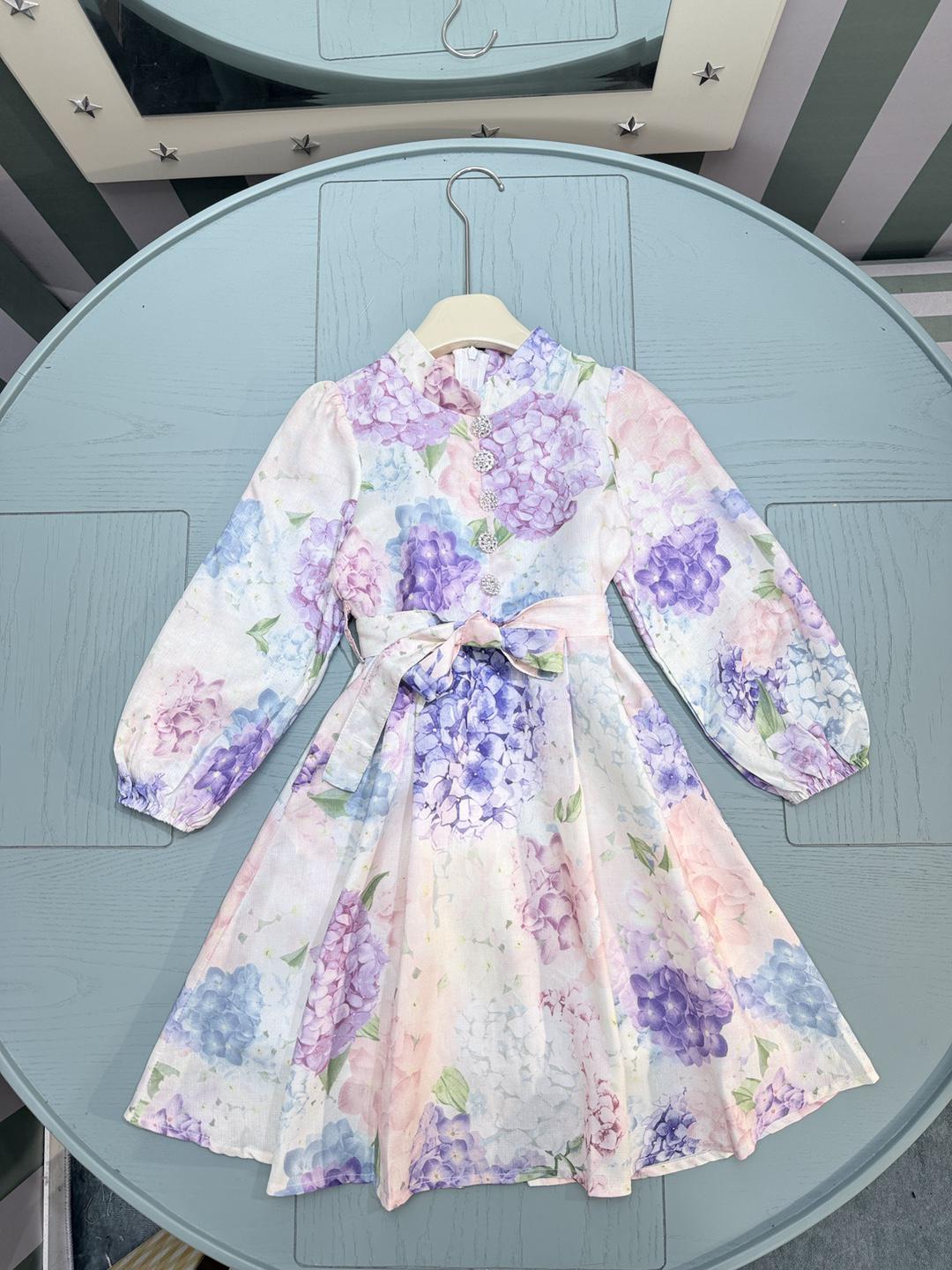 Європейська та американська святкова коротка сукня з квітковим принтом та рукавами-ліхтариками 100 cm абрикосовий/фіолетовий
Європейська та американська святкова коротка сукня з квітковим принтом та рукавами-ліхтариками 100 cm абрикосовий/фіолетовий