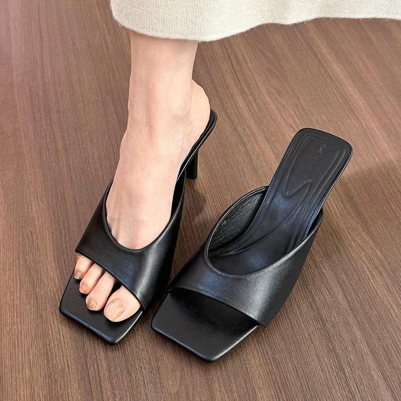 Retro new summer versatile casual square head cool slippers women s high heel fine heel beige shoes 40 чорний
Retro new summer versatile casual square head cool slippers women s high heel fine heel beige shoes 40 чорний