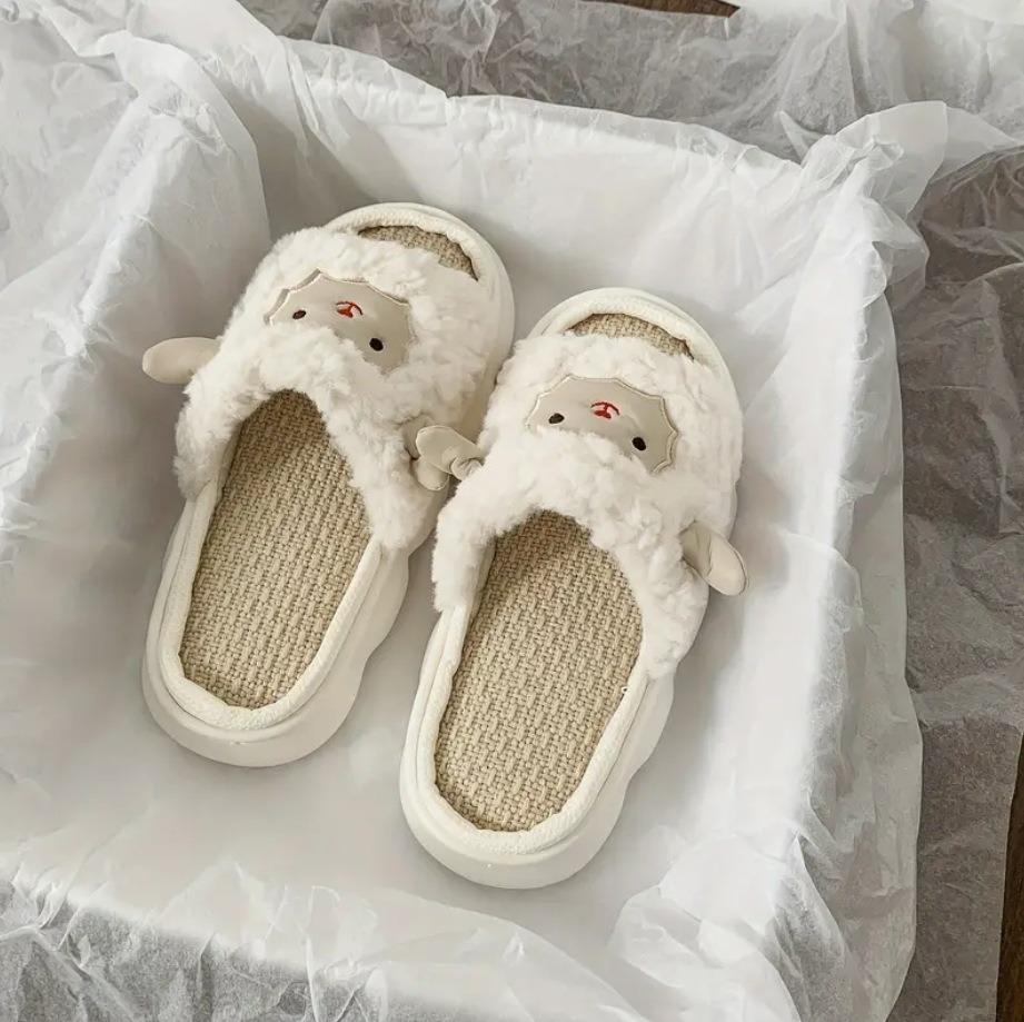 Тапочки Мао Мао женские летние домашние нескользящие парные тапочки Баотоу с рисунком ягненка белый
Тапочки Мао Мао женские летние домашние нескользящие парные тапочки Баотоу с рисунком ягненка белый