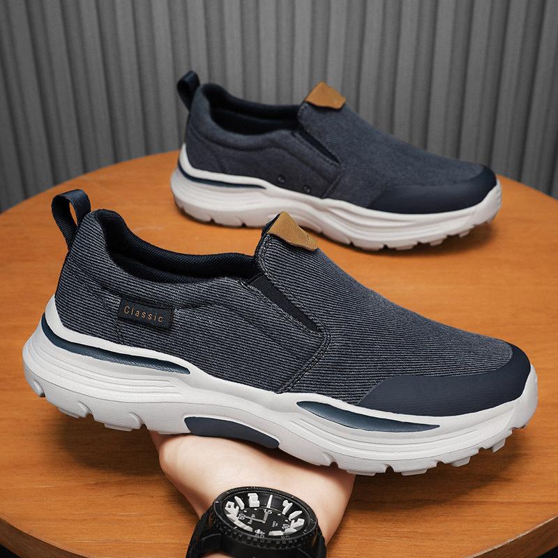 Lazy shoes large size casual men s shoes light foot cloth shoes outdoor one-pedal driving sports shoes cShoes 39 чорний
Lazy shoes large size casual men s shoes light foot cloth shoes outdoor one-pedal driving sports shoes cShoes 39 чорний