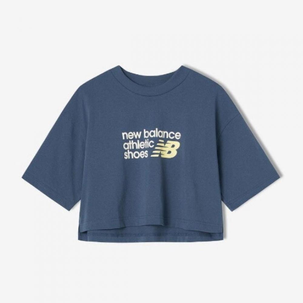 NeW Balance Футболка укороченная Half Club W с премиальным логотипом 085
NeW Balance Футболка укороченная Half Club W с премиальным логотипом 085