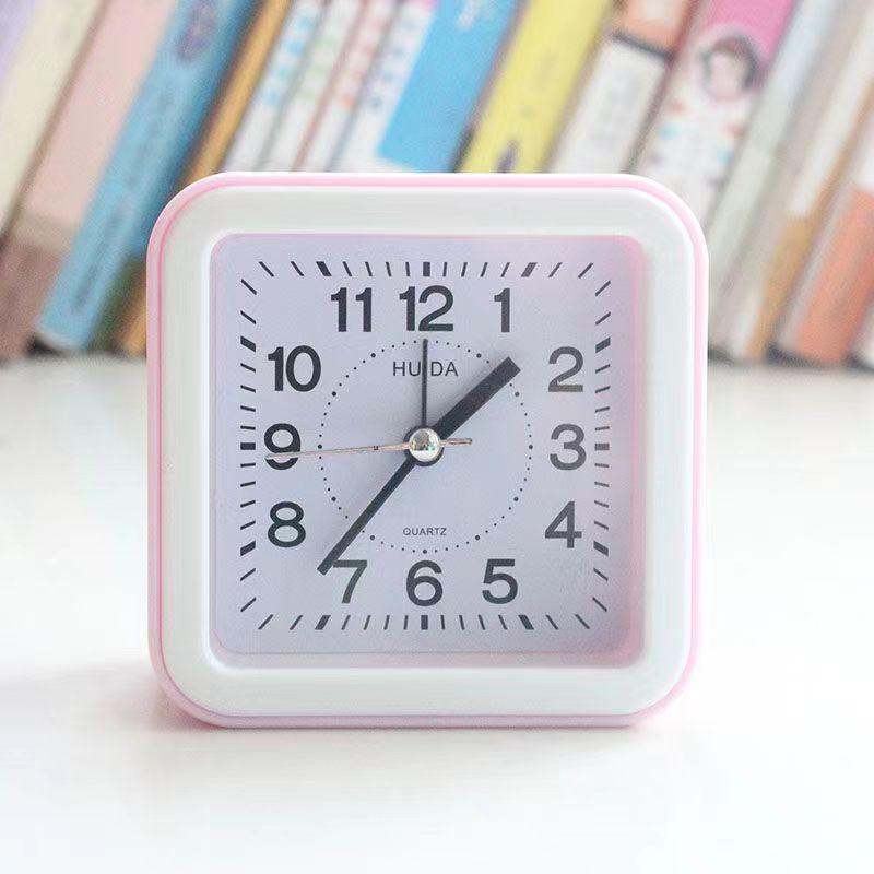 Бесшумный будильник с крупными символами для студентов, дома или спальни.
Бесшумный будильник с крупными символами для студентов, дома или спальни.
