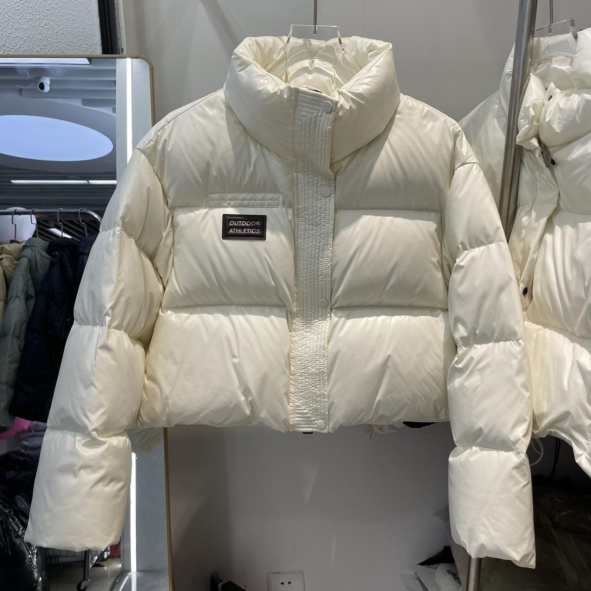 2024 winter new stand-up collar ultra-light short down jacket women s 90 white duck down high-quality thickened trendy jacket S 80-55kg рожевий
2024 winter new stand-up collar ultra-light short down jacket women s 90 white duck down high-quality thickened trendy jacket S 80-55kg рожевий
