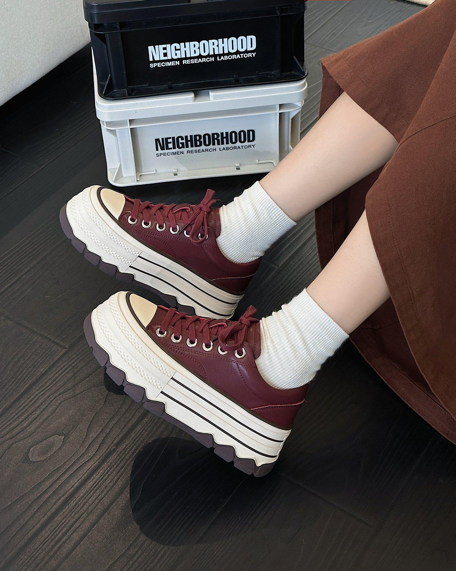 Muffin sole leopard print casual board shoes women s 2025 autumn thick-soled college wind matte leather heightening small white shoes 40
Muffin sole leopard print casual board shoes women s 2025 autumn thick-soled college wind matte leather heightening small white shoes 40