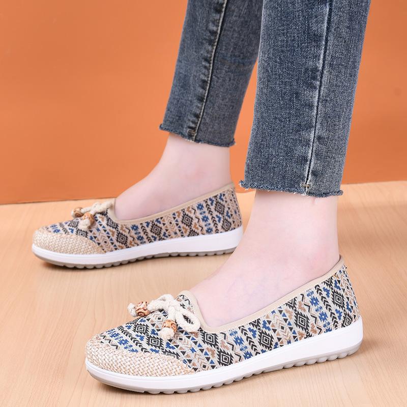 Старые ******* тканевые туфли женские ****** и осенние повседневные туфли для среднего и пожилого возраста на плоской подошве с одним педальным ремешком, дерьмовой подошвой, дышащие туфли для мамы 2025 40
Старые ******* тканевые туфли женские ****** и осенние повседневные туфли для среднего и пожилого возраста на плоской подошве с одним педальным ремешком, дерьмовой подошвой, дышащие туфли для мамы 2025 40