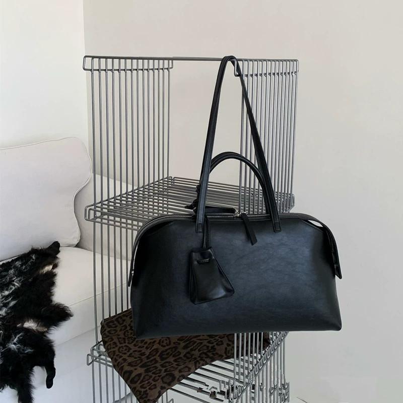Large Capacity Top Layer Leather Tote Bag Vintage Simple 2025 New Leather Underarm Commuter Tot Bag Women s Bag
Large Capacity Top Layer Leather Tote Bag Vintage Simple 2025 New Leather Underarm Commuter Tot Bag Women s Bag
