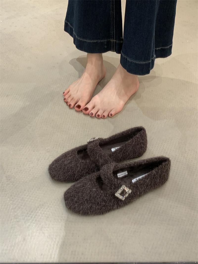 One pedal fluffy shoes women s winter outer shoes women s shoes French Mary Jane shoes plush beanie shoes flat single shoes 40
One pedal fluffy shoes women s winter outer shoes women s shoes French Mary Jane shoes plush beanie shoes flat single shoes 40