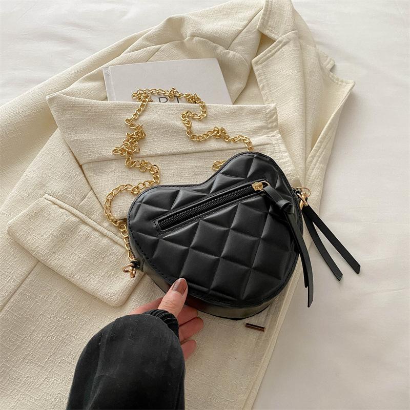 2024 Новая повседневная сумка Love Bag в корейском стиле, модная женская маленькая сумка, женская сумка через плечо с цепочкой чёрный