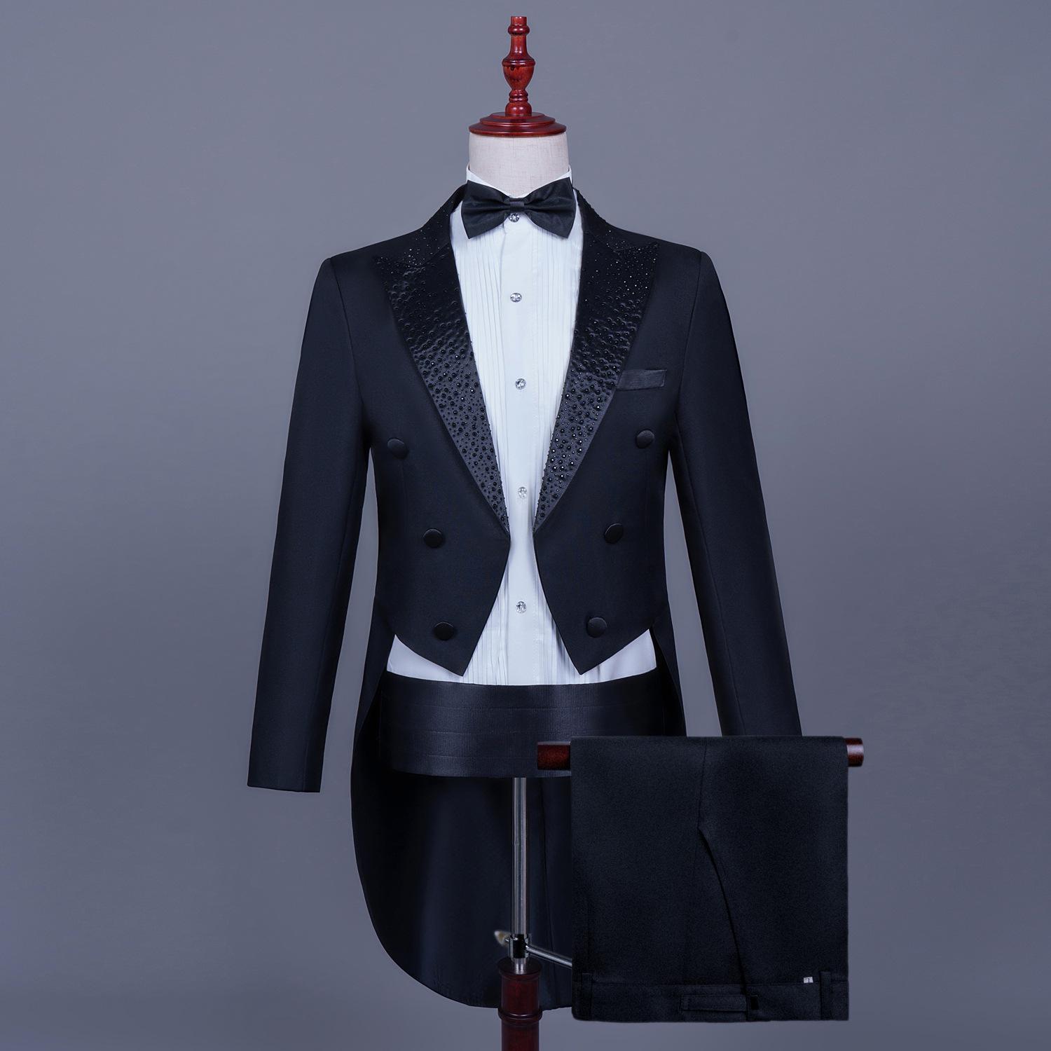 Men s Black and White Rhinestone Tailcoat for Magician, Singer, or Conductor - Formal Performance Wear 3XL
Men s Black and White Rhinestone Tailcoat for Magician, Singer, or Conductor - Formal Performance Wear 3XL