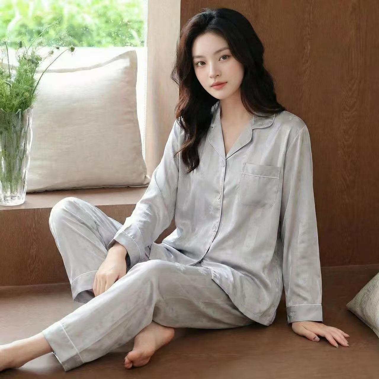 Korean Floral Ice Silk Pajama Set: Light Purple, Jacquard, Long Sleeve & Pants, Spring/Autumn Women s Wear M светло-фиолетовый
Korean Floral Ice Silk Pajama Set: Light Purple, Jacquard, Long Sleeve & Pants, Spring/Autumn Women s Wear M светло-фиолетовый