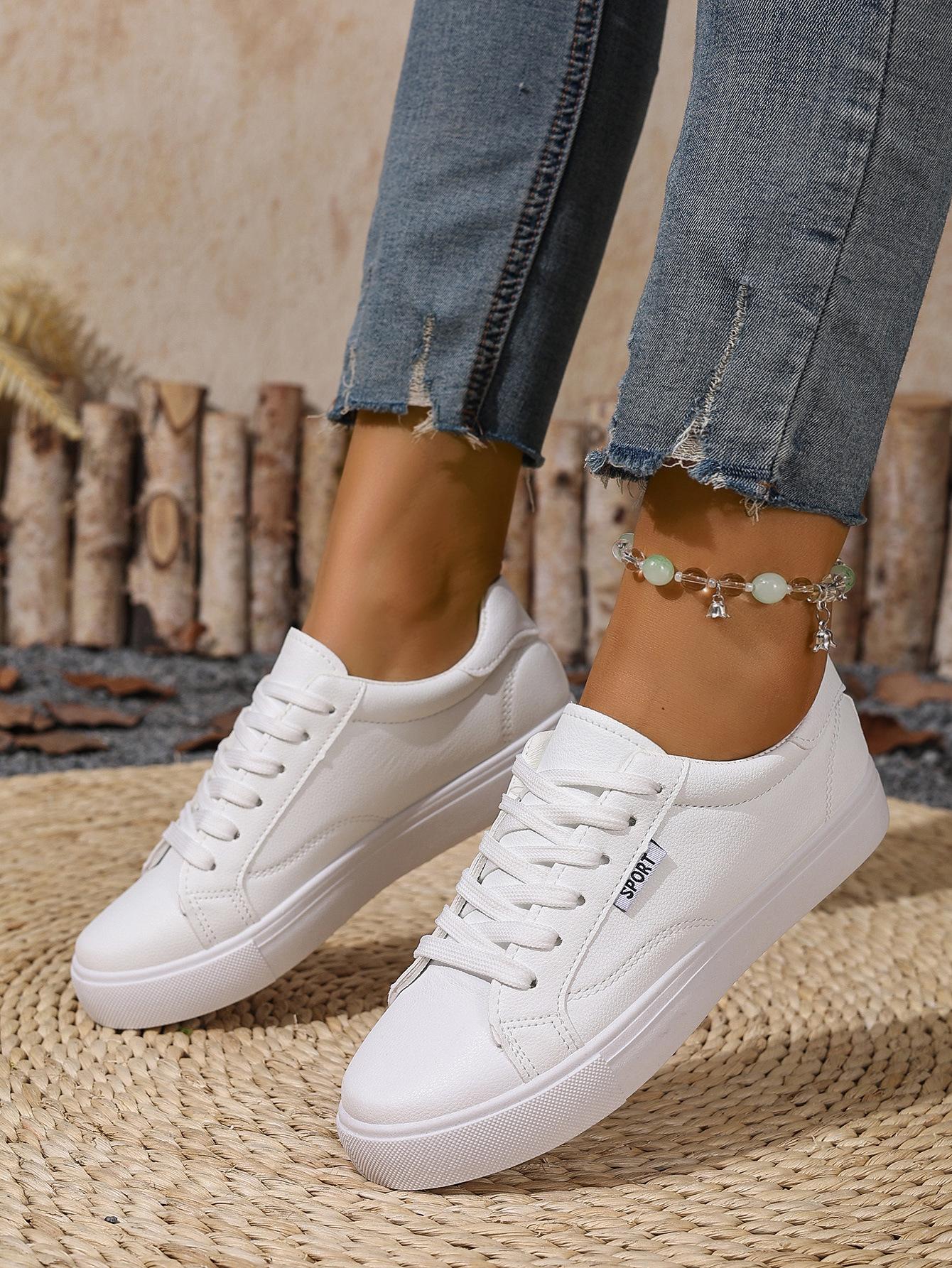 Белая обувь женская весна-осень на плоской подошве кожаные кроссовки повседневные на шнуровке студенческий стиль кеды женские 41 белый
Белая обувь женская весна-осень на плоской подошве кожаные кроссовки повседневные на шнуровке студенческий стиль кеды женские 41 белый