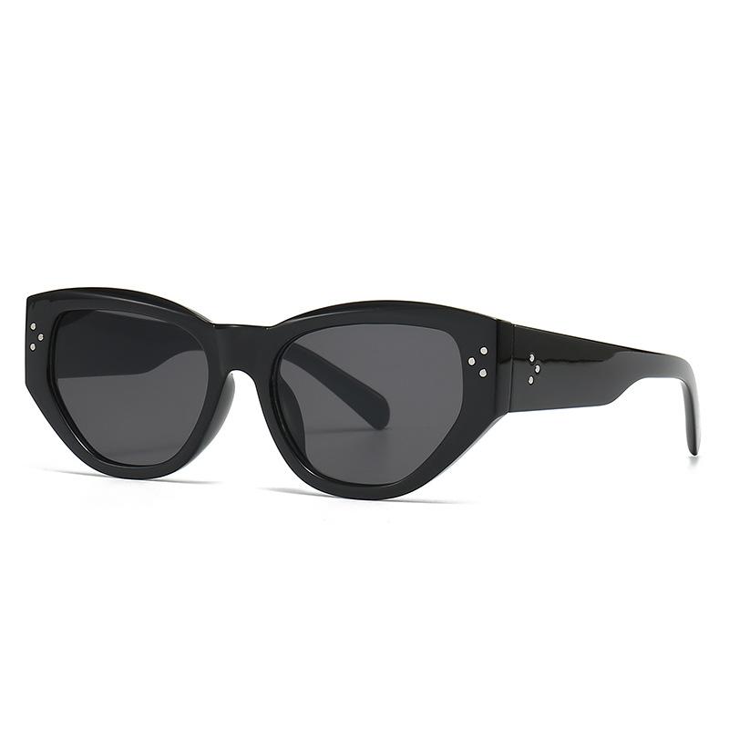 New in Fashion Luxury Brand Designer Cat Eye Rivet Sunglasses Women Vintage Sexy Ladies Big Frame Punk Sun Glasses For Female UV As the photo
New in Fashion Luxury Brand Designer Cat Eye Rivet Sunglasses Women Vintage Sexy Ladies Big Frame Punk Sun Glasses For Female UV As the photo