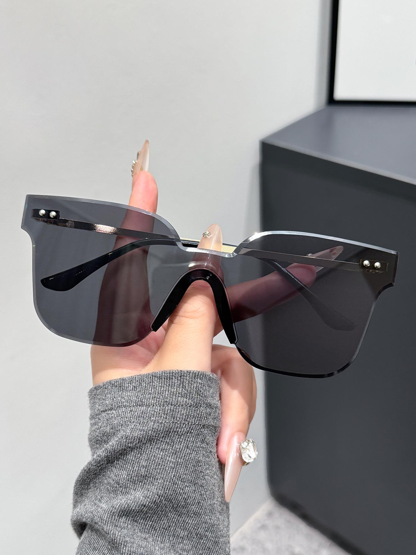 1Pc Oversized Metal Reflective Frameless Women s Sunglasses Integrated Ocean Film Shadow Sunglasses Men s and Women s Glasses
1Pc Oversized Metal Reflective Frameless Women s Sunglasses Integrated Ocean Film Shadow Sunglasses Men s and Women s Glasses