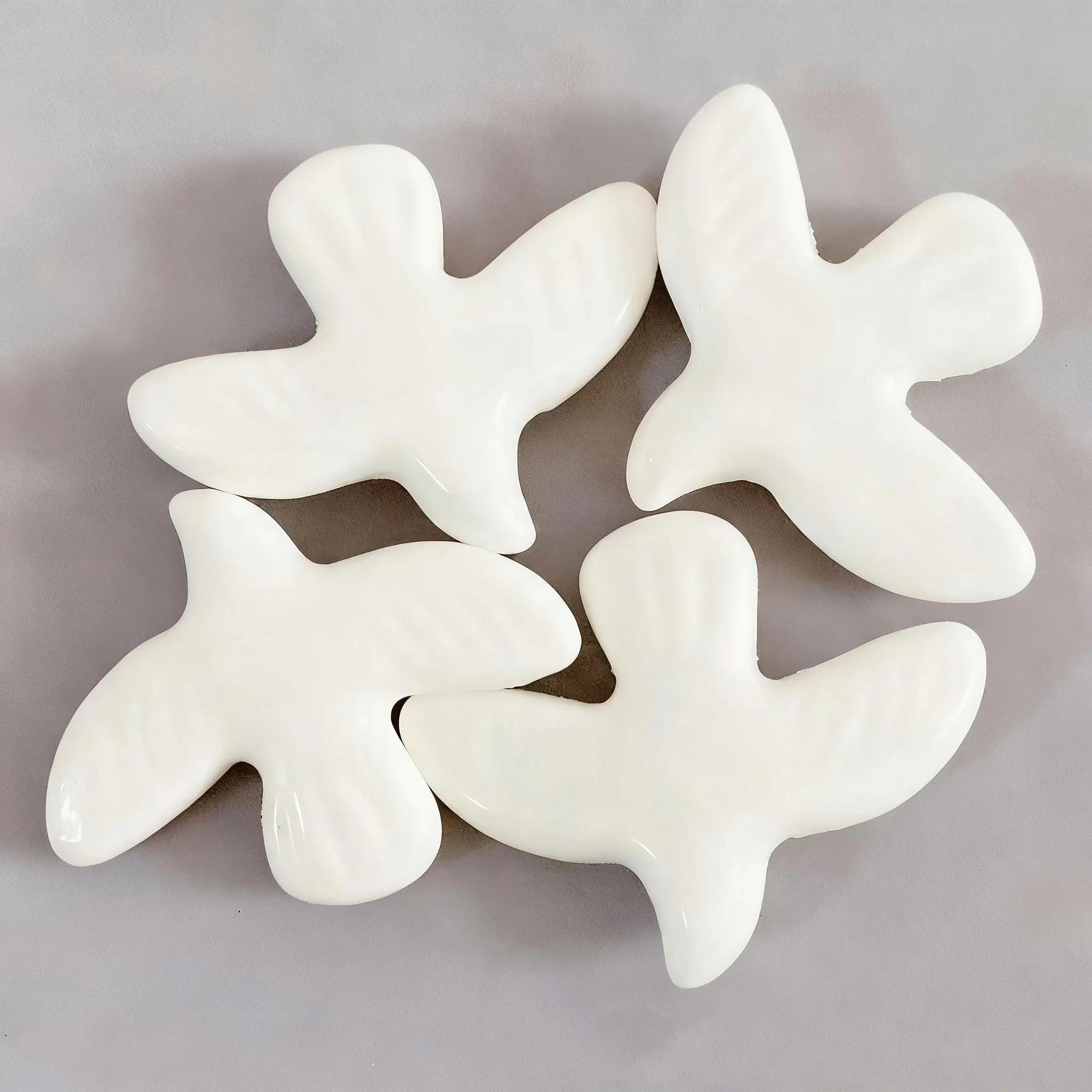 DW67 1pcs Peace Dove Pure Animal Minimalist Ceramic Bead DIY Jewelry Porcelain Bracelets Earrings Jewelry Material Accessories 33.5x42mm(1pcs)
DW67 1pcs Peace Dove Pure Animal Minimalist Ceramic Bead DIY Jewelry Porcelain Bracelets Earrings Jewelry Material Accessories 33.5x42mm(1pcs)