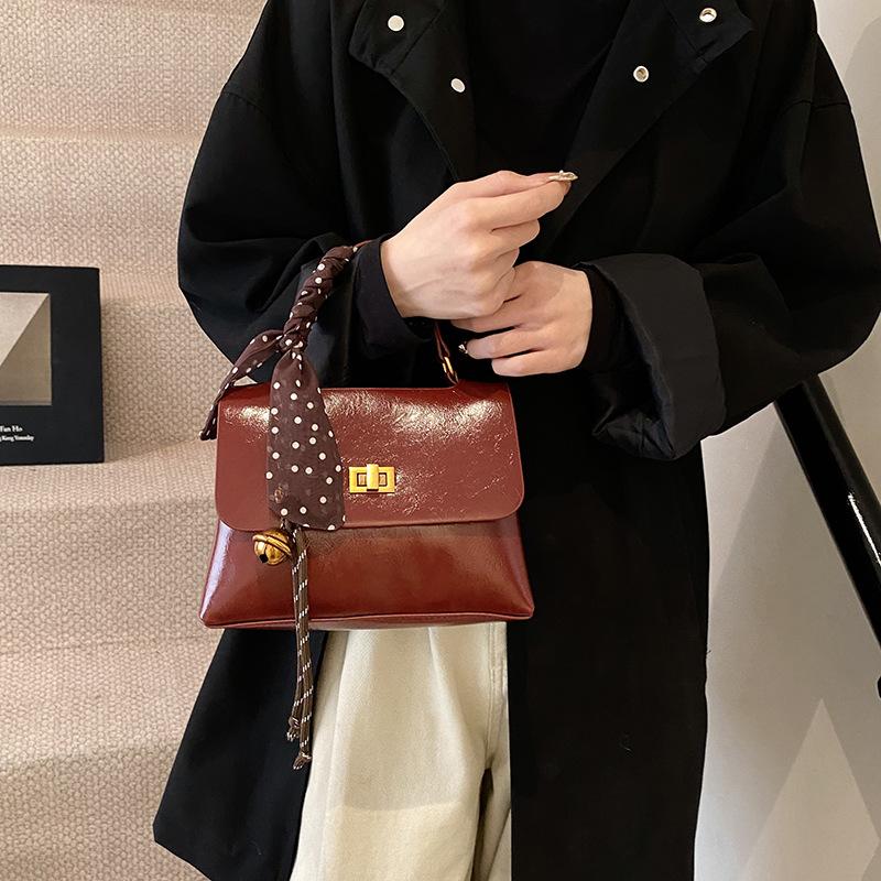 Niche messenger bag women s 2025 new premium shoulder bag women s bag handbag women s winter small bag women s models 22*9*16
Niche messenger bag women s 2025 new premium shoulder bag women s bag handbag women s winter small bag women s models 22*9*16