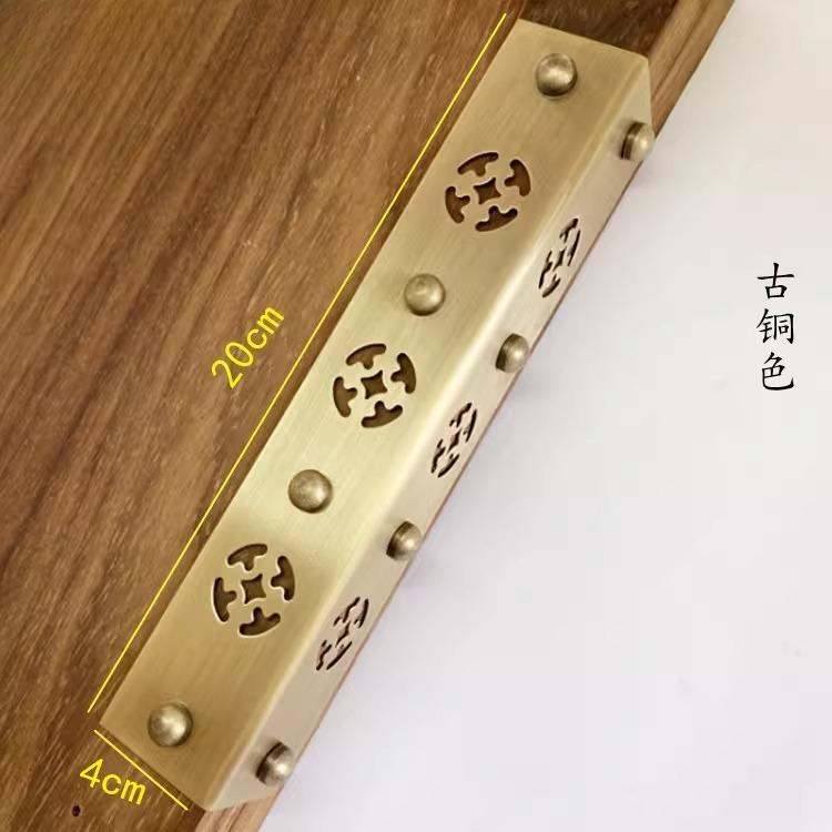 Chinese antique tables and chairs pure copper corner protection decoration decoration protection plane accessories corner code
Chinese antique tables and chairs pure copper corner protection decoration decoration protection plane accessories corner code