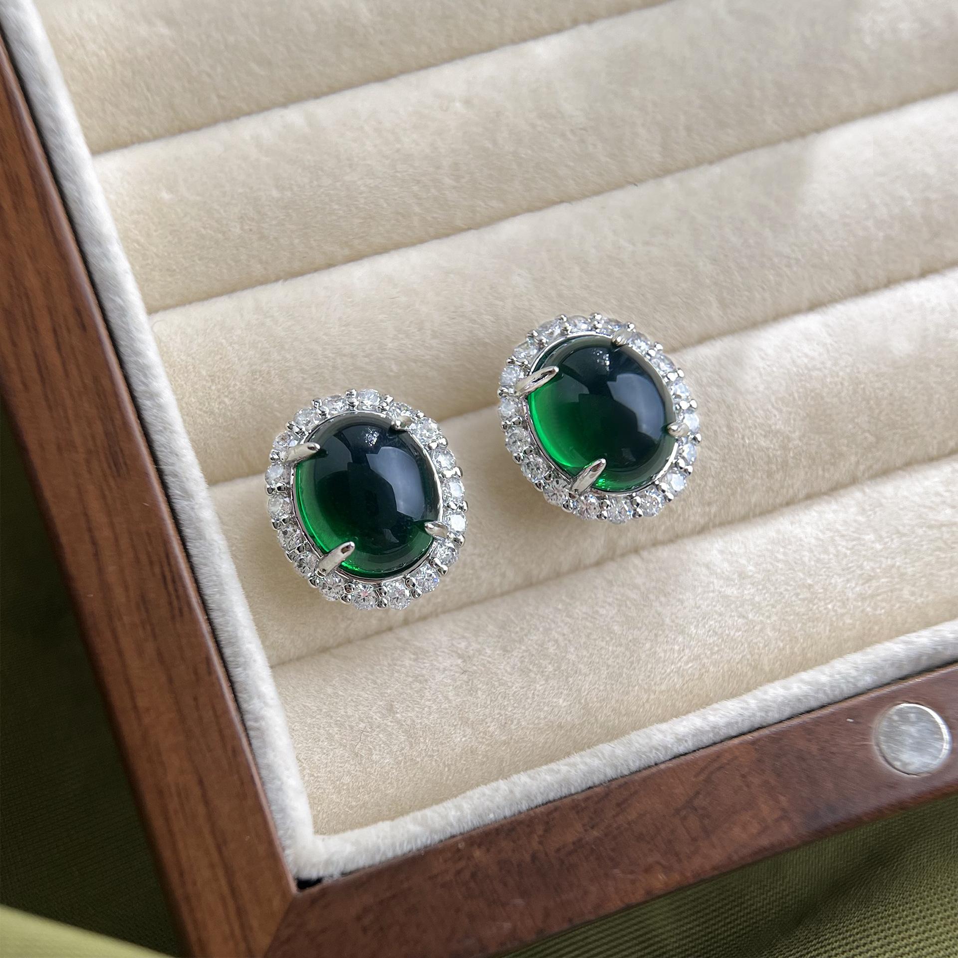 Trendy Must-Have Retro Palace Style Olive Green Zirconia Flower Stud Earrings for Women Light Luxury Elegant Fashion Jewelry
Trendy Must-Have Retro Palace Style Olive Green Zirconia Flower Stud Earrings for Women Light Luxury Elegant Fashion Jewelry