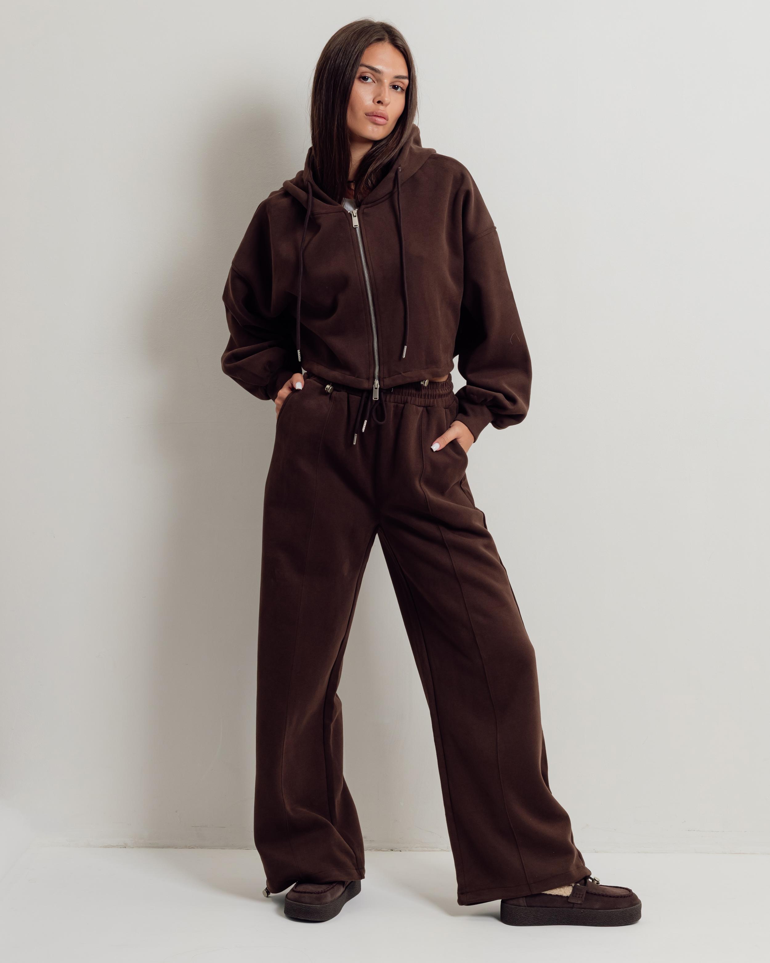 Костюм жіночий D.H 5811 M рожевий (кофта, штани)
Костюм жіночий D.H 5811 M рожевий (кофта, штани)