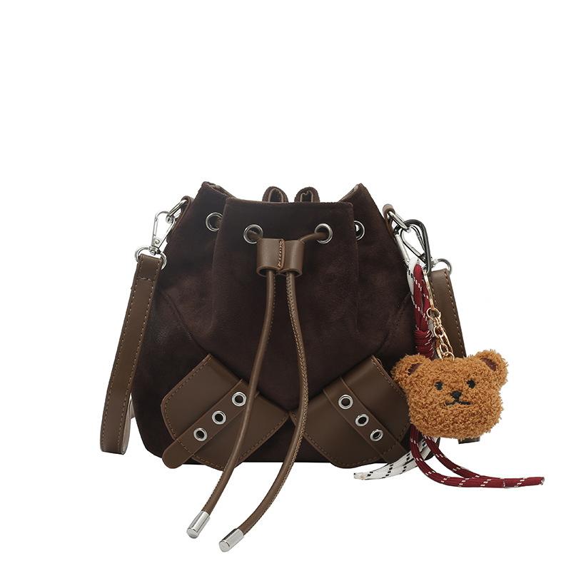 Autumn and winter niche design bucket bag women s high sense 2025 new Korean version of foreign style pleated bag shoulder messenger bag no pendant
Autumn and winter niche design bucket bag women s high sense 2025 new Korean version of foreign style pleated bag shoulder messenger bag no pendant