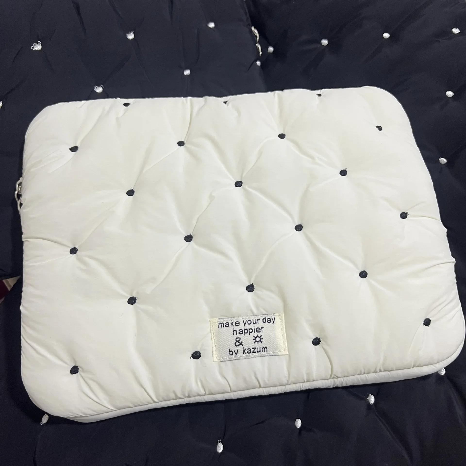 Laptop bag for macbook air 13 case 13-14 Inch puffy notebook pouch 15-16Inch Cute laptop sleeve 9-11 Inch Tablet Sleeve girl bag 11 inch білий
Laptop bag for macbook air 13 case 13-14 Inch puffy notebook pouch 15-16Inch Cute laptop sleeve 9-11 Inch Tablet Sleeve girl bag 11 inch білий