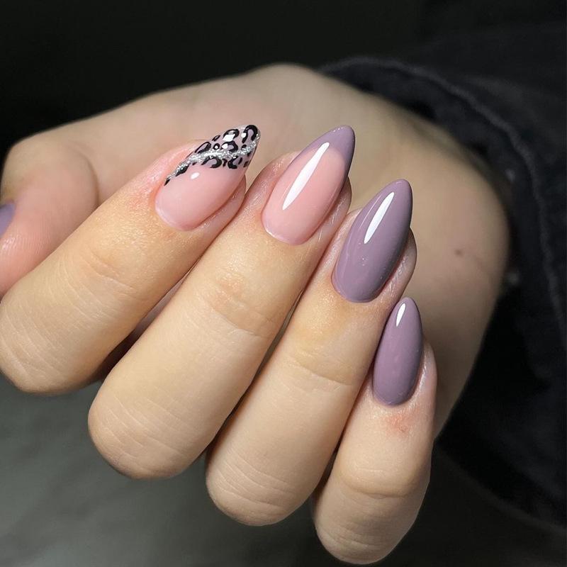 European & American Leopard Print French Tip Wearable Nail Art - 24 Removable Fake Nails Glue Type
European & American Leopard Print French Tip Wearable Nail Art - 24 Removable Fake Nails Glue Type
