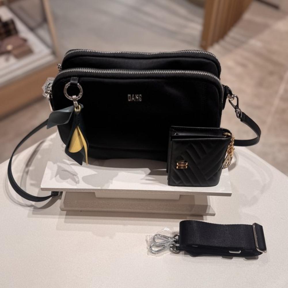 Daks Flower Charm Decoration Nylon Crossbody Bag Leather Wallet Set Dcba6e520dcwa5e218 Single option
Daks Flower Charm Decoration Nylon Crossbody Bag Leather Wallet Set Dcba6e520dcwa5e218 Single option