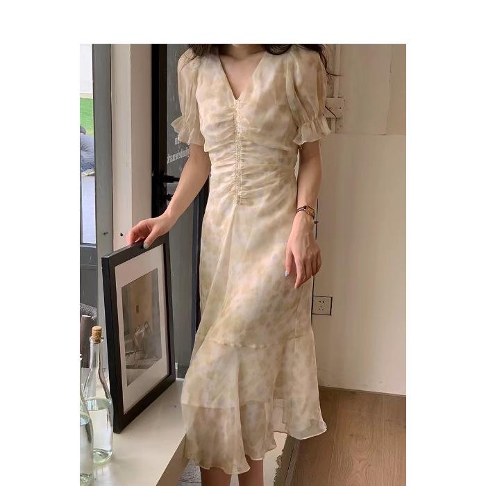 Женское платье-рыбий хвост с цветочным принтом, лето 2023 г.: Французский V-образный вырез, короткие рукава, облегающий крой L
Женское платье-рыбий хвост с цветочным принтом, лето 2023 г.: Французский V-образный вырез, короткие рукава, облегающий крой L