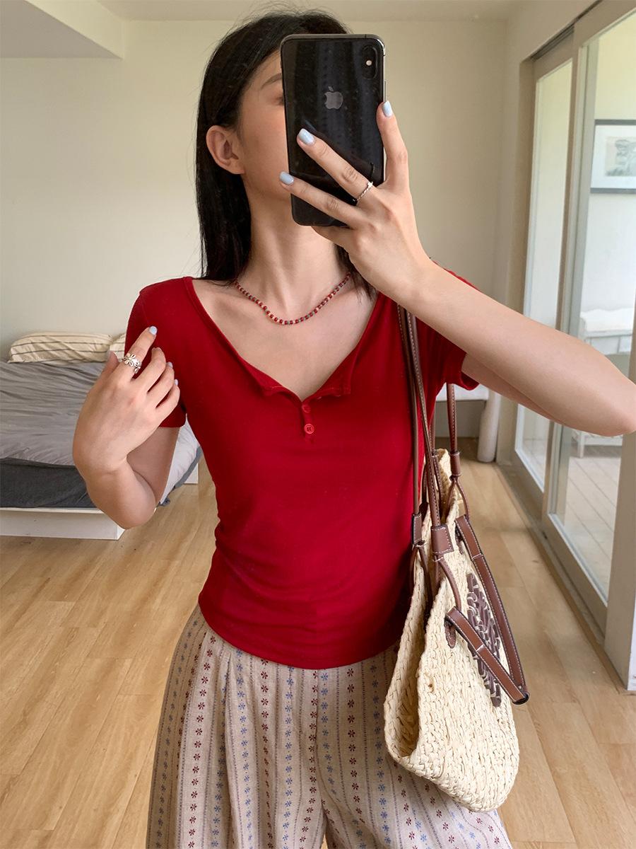 Red button half open neck round neck short sleeve summer new pleated slim slim Spice Girl short top S красный
Red button half open neck round neck short sleeve summer new pleated slim slim Spice Girl short top S красный