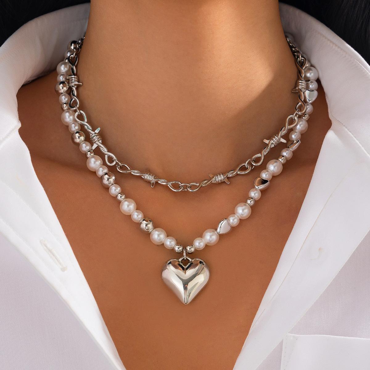 Double Imitation Pearl Love Pendant Necklace, Design Sense Metal Kink Chain Stacked Necklace
Double Imitation Pearl Love Pendant Necklace, Design Sense Metal Kink Chain Stacked Necklace